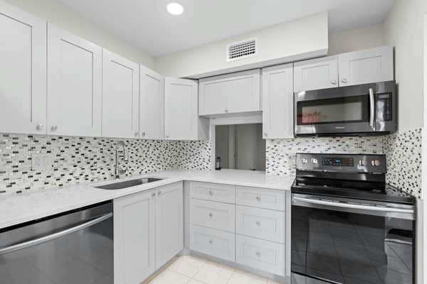 120 LAKE MERYL DR APT 119, WEST PALM BEACH, FL 33411, photo 4 of 18