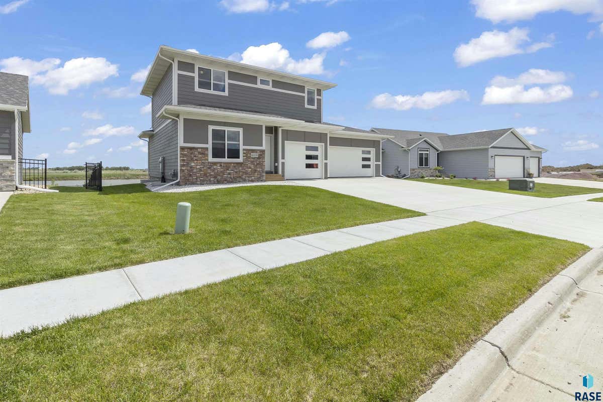 6408 S HANNBY TRL, SIOUX FALLS, SD 57106, photo 1 of 19