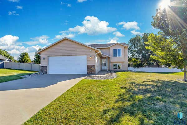 604 N CORNFLOWER AVE, SIOUX FALLS, SD 57107 - Image 1