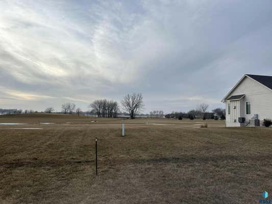 185 LAKE RIDGE DR, WENTWORTH, SD 57075, photo 3 of 5