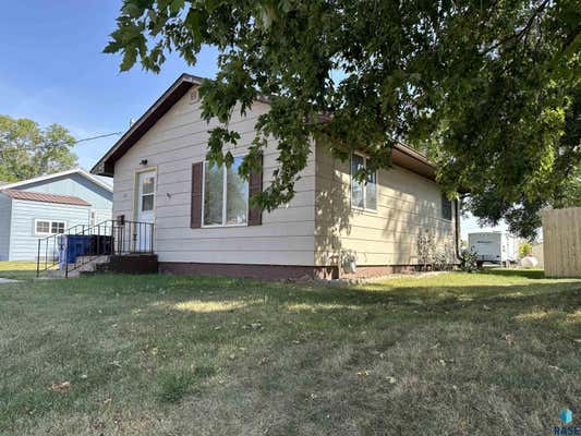 311 W VERMONT AVE, SALEM, SD 57058 - Image 1