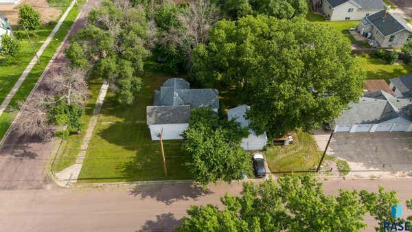 426 S BROADWAY ST, CANTON, SD 57013, photo 4 of 9