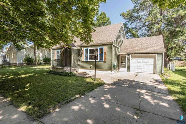 622 S WALNUT ST, FREEMAN, SD 57029 - Image 1