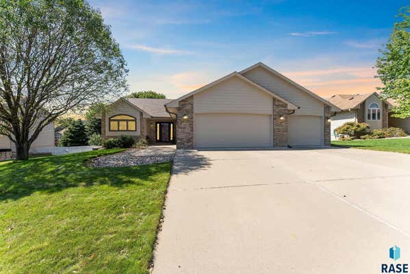 205 N DEWBERRY AVE, SIOUX FALLS, SD 57110 - Image 1