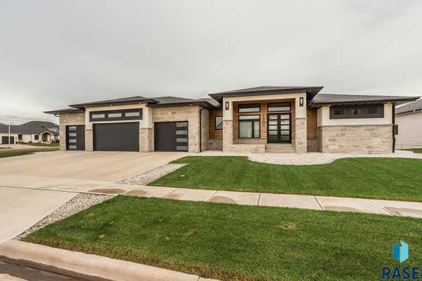 7300 E GRAY EAGLE CIR, SIOUX FALLS, SD 57110 - Image 1