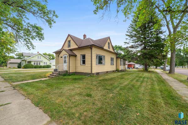 110 S 6TH ST, BERESFORD, SD 57004, photo 2 of 22