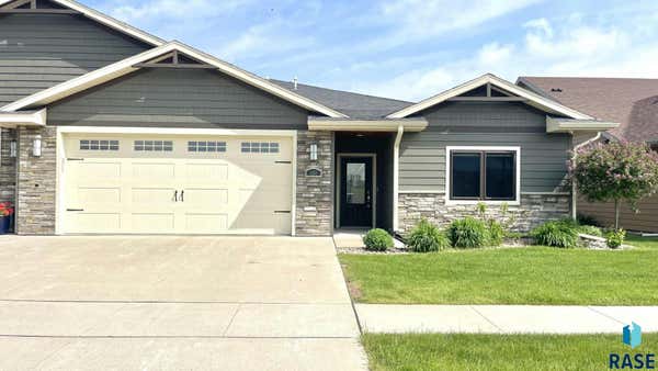 508 ASH CREEK DR, BERESFORD, SD 57004, photo 3 of 55