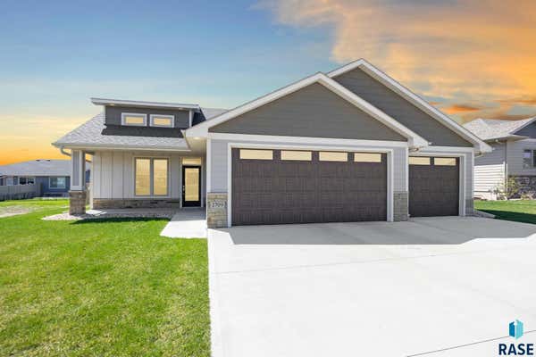 2709 E PALMER ST, BRANDON, SD 57005 - Image 1