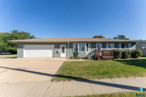 820 W 3RD AVE, LENNOX, SD 57039 - Image 1