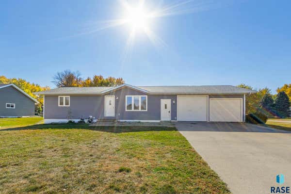 557 6TH ST NW, SIOUX CENTER, IA 51250 - Image 1