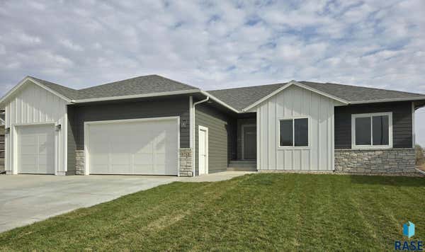 5712 S HUNTWOOD AVE, SIOUX FALLS, SD 57108 - Image 1