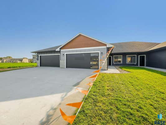 7900 S PASQUEFLOWER LN, SIOUX FALLS, SD 57108 - Image 1