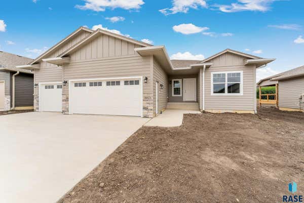 8813 W RATHBURN ST, SIOUX FALLS, SD 57106 - Image 1