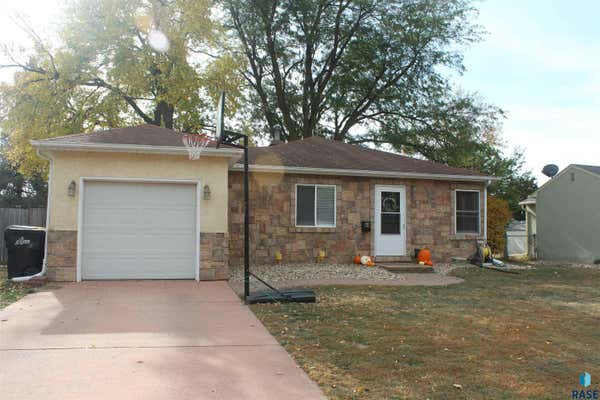 3005 E 19TH ST, SIOUX FALLS, SD 57103 - Image 1