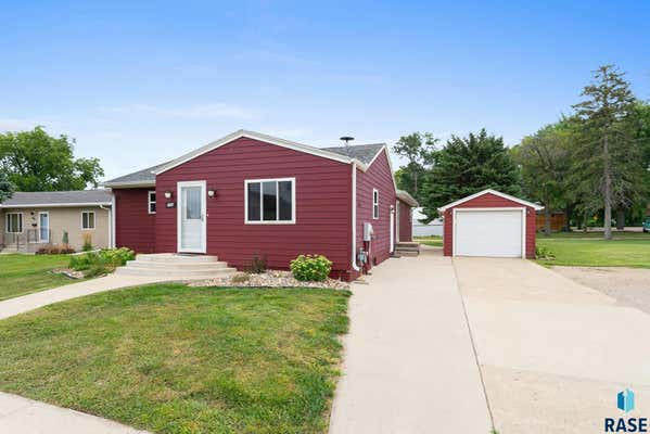 704 N 3RD ST, BERESFORD, SD 57004 - Image 1