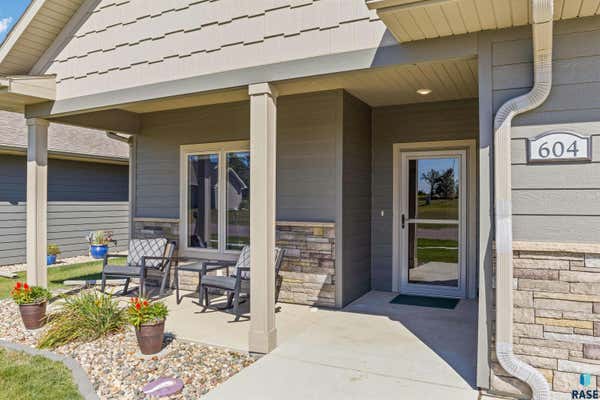 604 ASH CREEK DR, BERESFORD, SD 57004 - Image 1