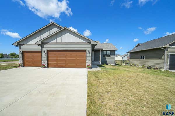 1176 CYBER CT, MADISON, SD 57042 - Image 1