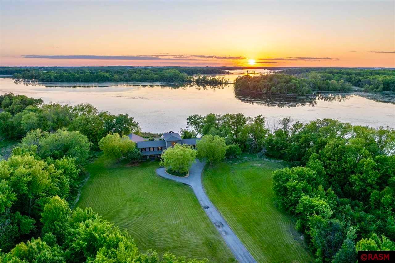 Elysian, Minnesota, 56028, United States, 6 Bedrooms Bedrooms, ,6 BathroomsBathrooms,Residential,Active,1831782