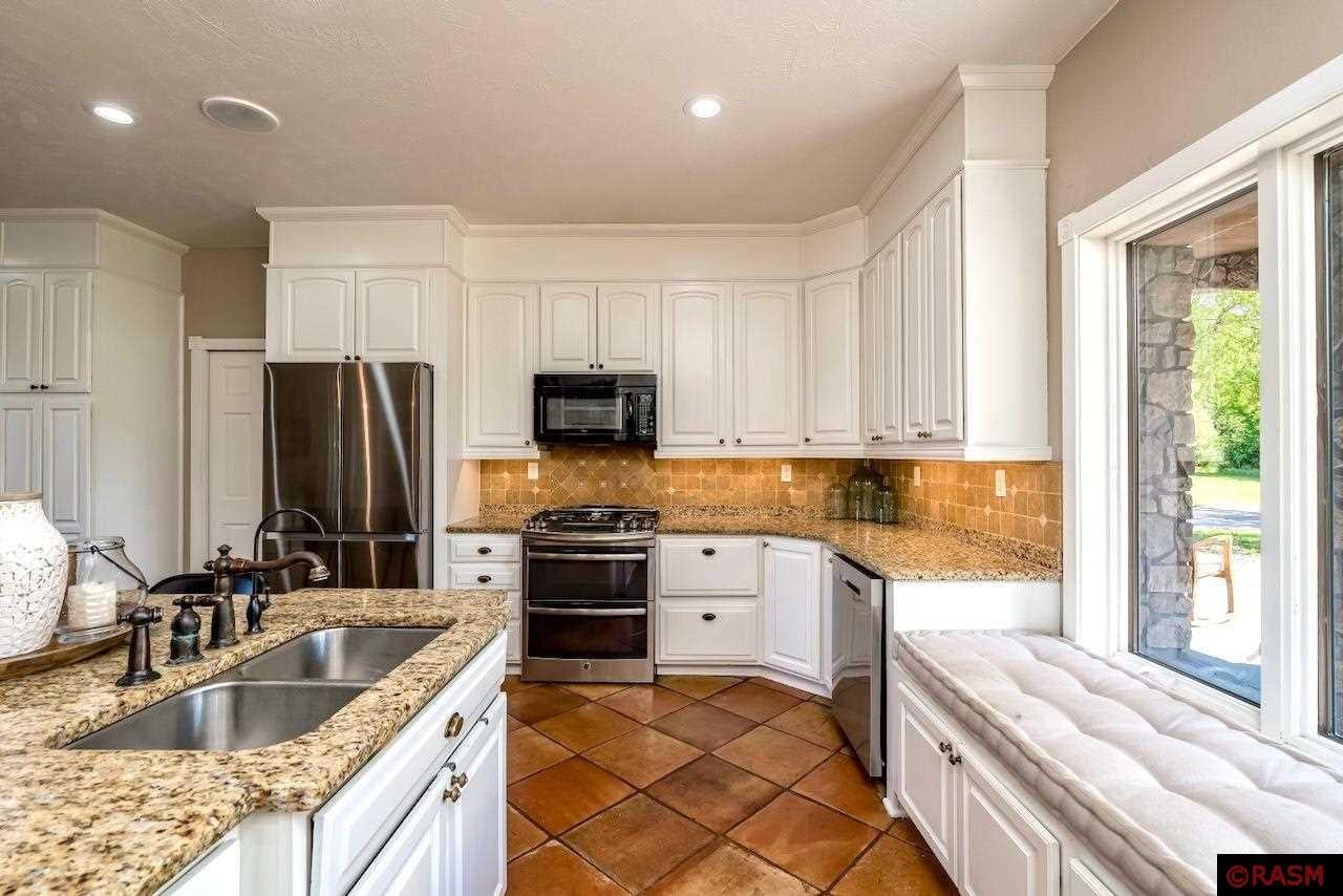 Elysian, Minnesota, 56028, United States, 6 Bedrooms Bedrooms, ,6 BathroomsBathrooms,Residential,Active,1831782