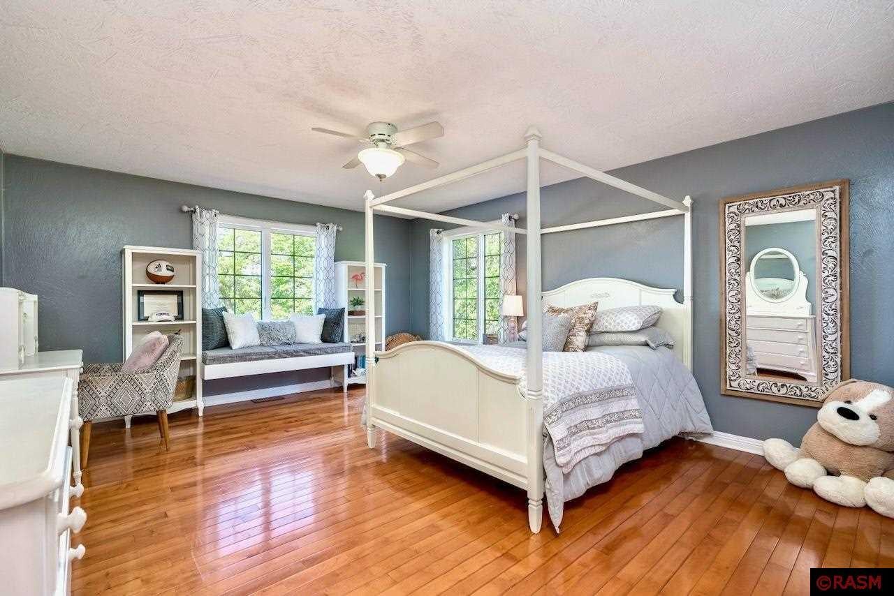 Elysian, Minnesota, 56028, United States, 6 Bedrooms Bedrooms, ,6 BathroomsBathrooms,Residential,Active,1831782