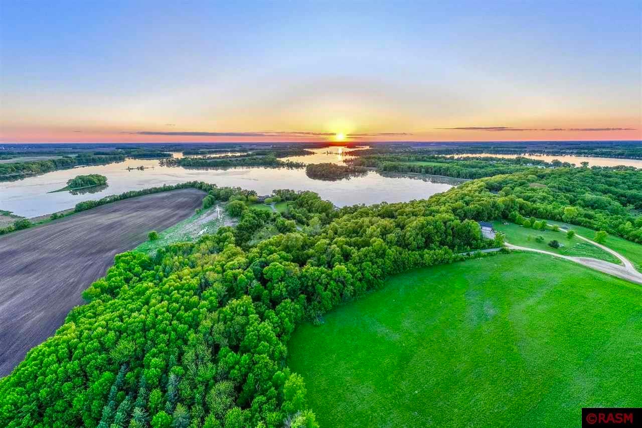 Elysian, Minnesota, 56028, United States, 6 Bedrooms Bedrooms, ,6 BathroomsBathrooms,Residential,Active,1831782