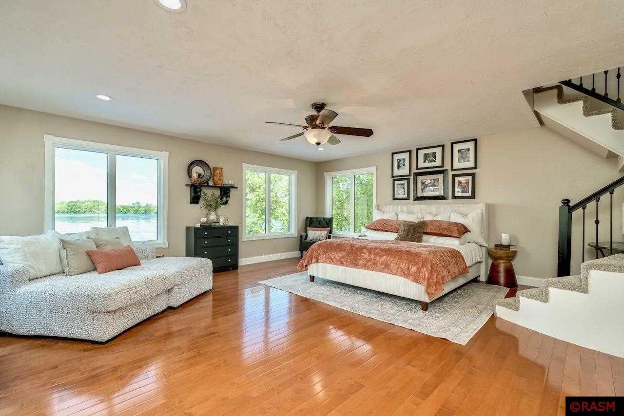 Elysian, Minnesota, 56028, United States, 6 Bedrooms Bedrooms, ,6 BathroomsBathrooms,Residential,Active,1831782