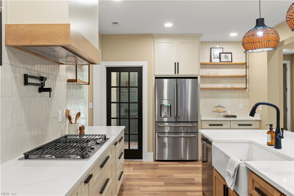 Surry, Virginia, 23883, United States, 3 Bedrooms Bedrooms, ,3 BathroomsBathrooms,Residential,Active,1961907