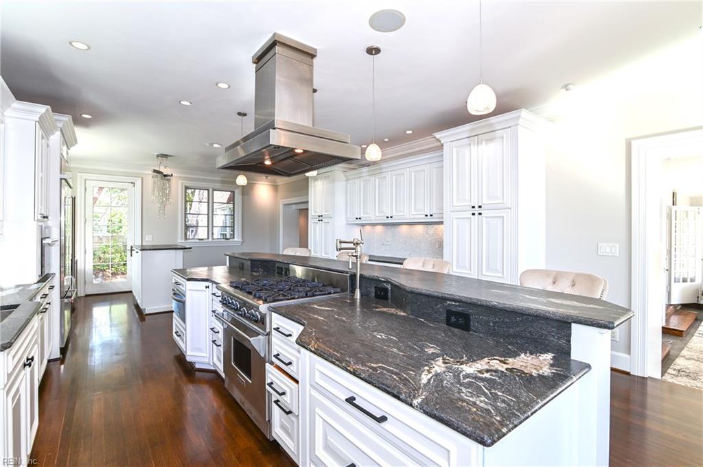 Norfolk, Virginia, 23505, United States, 6 Bedrooms Bedrooms, ,5 BathroomsBathrooms,Residential,Active,2011429