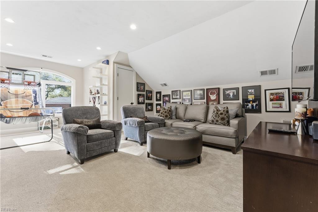 Virginia Beach, Virginia, 23451, United States, 5 Bedrooms Bedrooms, ,4 BathroomsBathrooms,Residential,Active,2006950