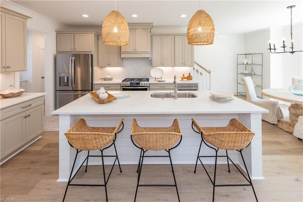 Virginia Beach, Virginia, 23451, United States, 5 Bedrooms Bedrooms, ,4 BathroomsBathrooms,Residential,Active,1914610