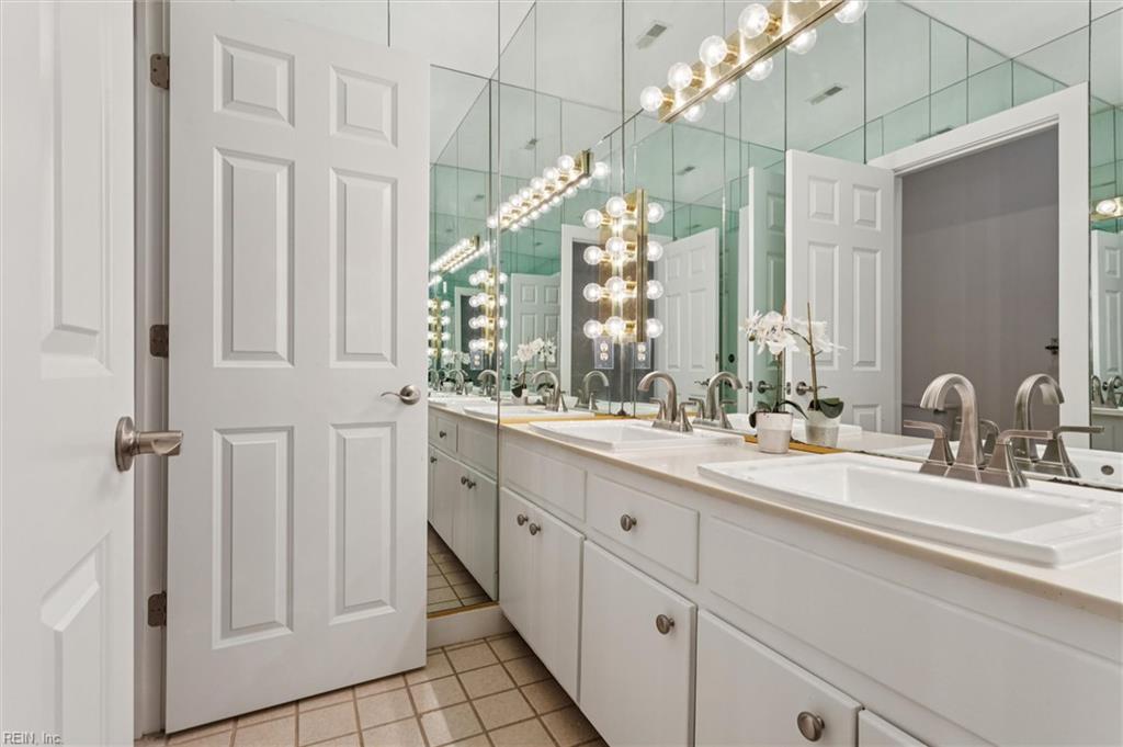 Williamsburg, Virginia, 23185, United States, 5 Bedrooms Bedrooms, ,5 BathroomsBathrooms,Residential,Active,2007960