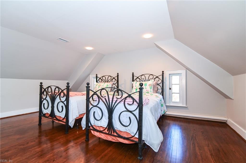 Norfolk, Virginia, 23505, United States, 6 Bedrooms Bedrooms, ,5 BathroomsBathrooms,Residential,Active,1945524