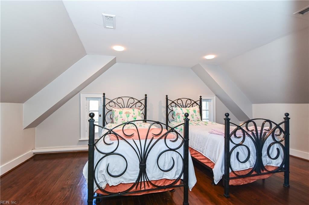 Norfolk, Virginia, 23505, United States, 6 Bedrooms Bedrooms, ,5 BathroomsBathrooms,Residential,Active,2011429