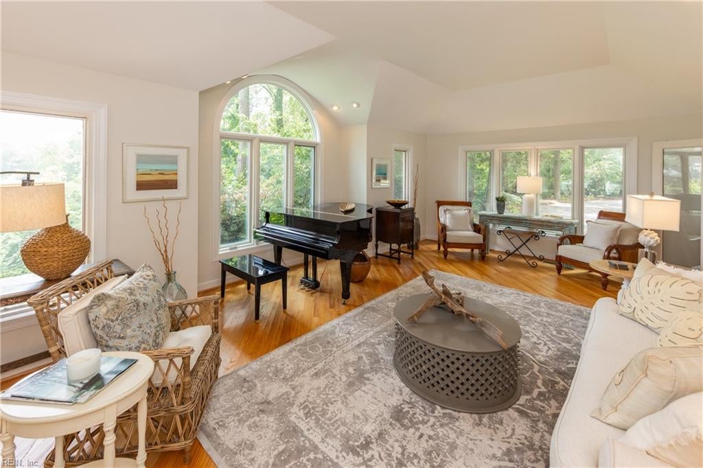 Virginia Beach, Virginia, 23454, United States, 4 Bedrooms Bedrooms, ,4 BathroomsBathrooms,Residential,Active,1914761