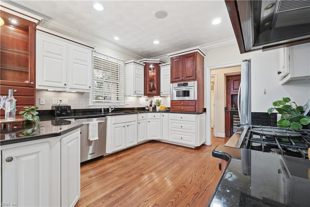 Virginia Beach, Virginia, 23452, United States, 6 Bedrooms Bedrooms, ,5 BathroomsBathrooms,Residential,Active,2001342