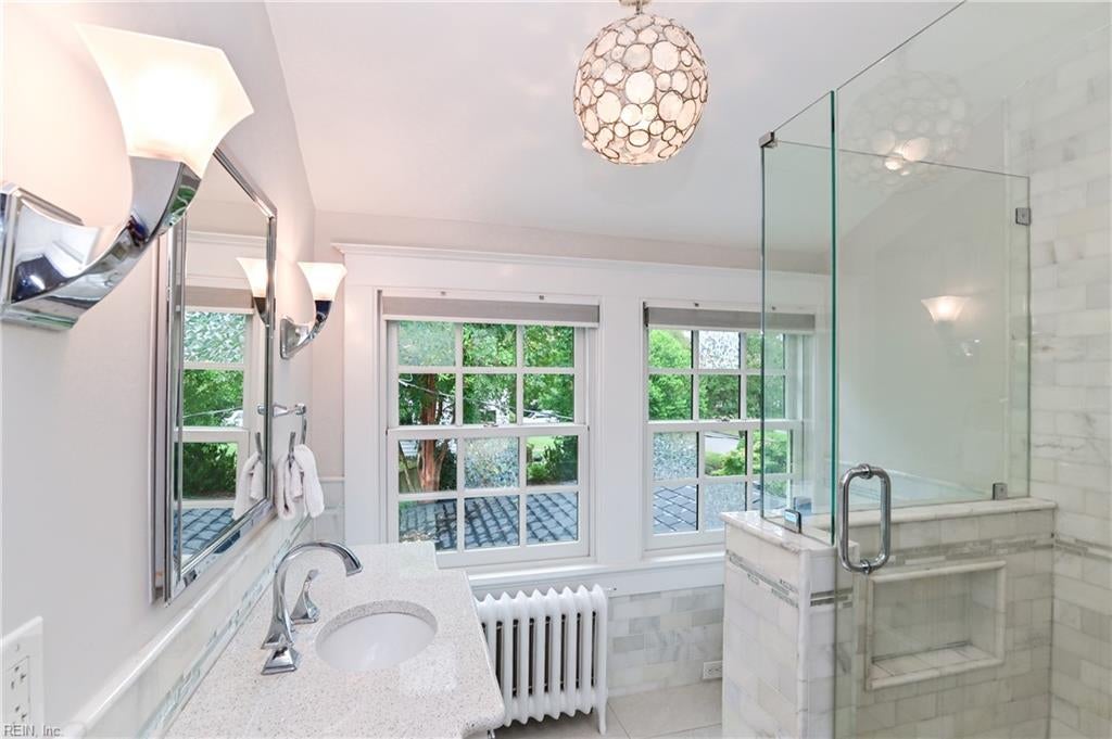 Norfolk, Virginia, 23505, United States, 6 Bedrooms Bedrooms, ,5 BathroomsBathrooms,Residential,Active,2011429