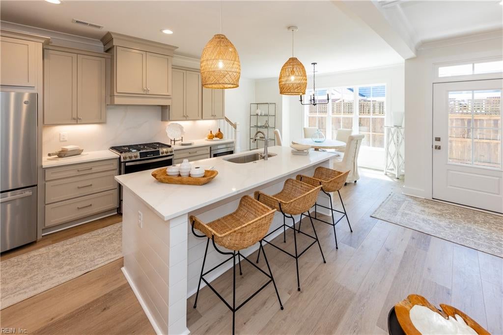 Virginia Beach, Virginia, 23451, United States, 5 Bedrooms Bedrooms, ,4 BathroomsBathrooms,Residential,Active,1914610