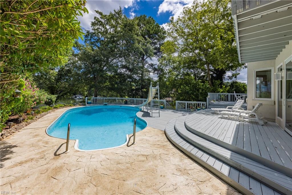 Virginia Beach, Virginia, 23454, United States, 4 Bedrooms Bedrooms, ,4 BathroomsBathrooms,Residential,Active,1914761