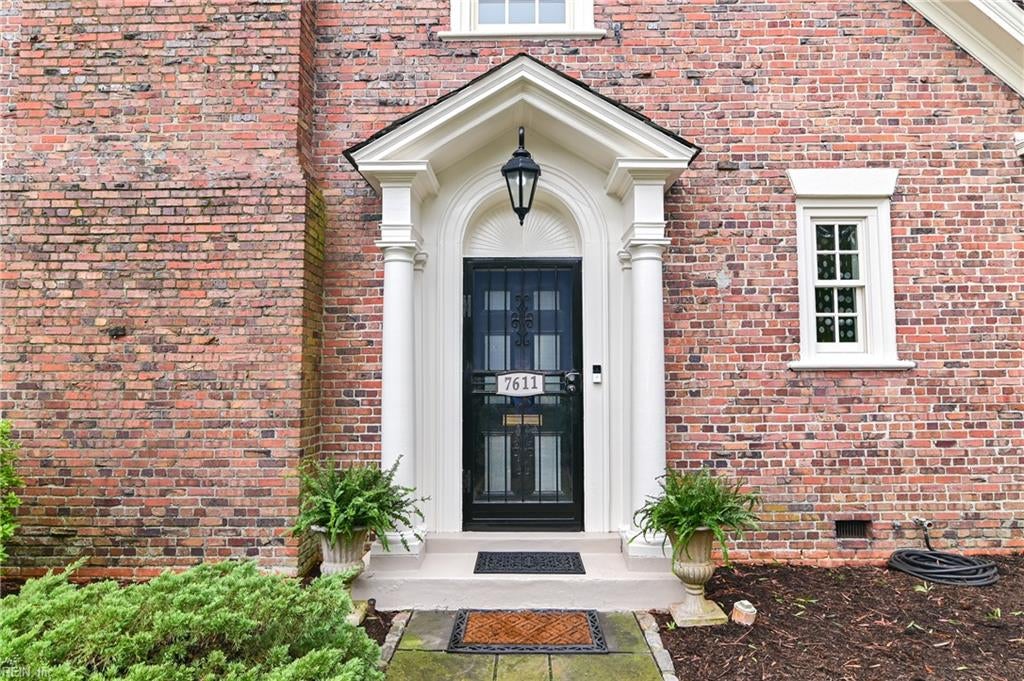 Norfolk, Virginia, 23505, United States, 6 Bedrooms Bedrooms, ,5 BathroomsBathrooms,Residential,Active,2011429