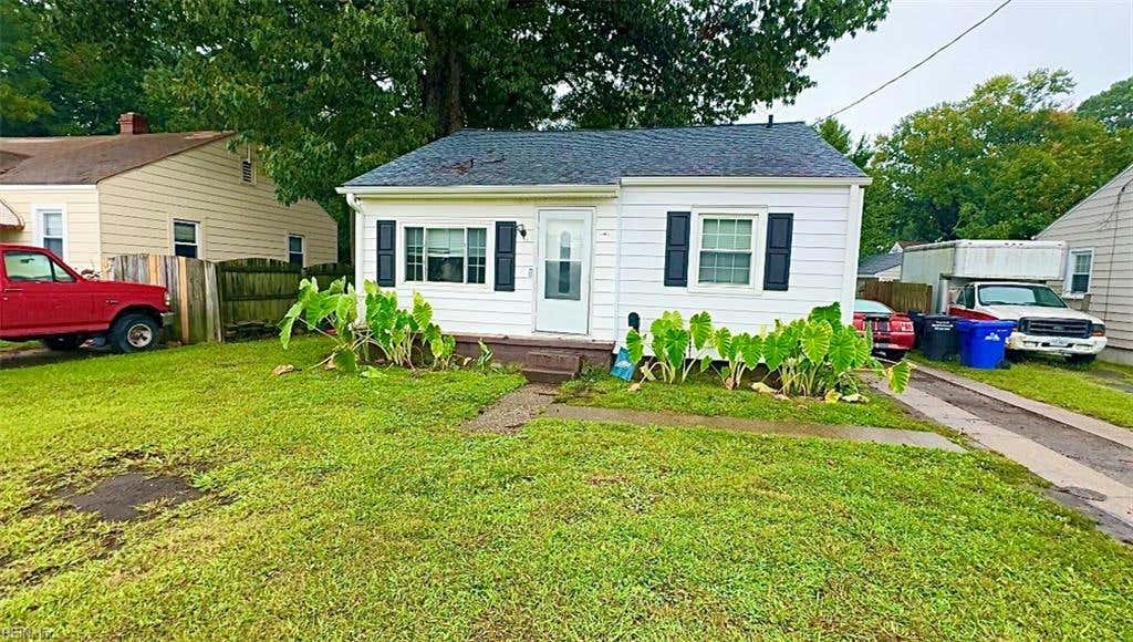 13 TYRON PL, PORTSMOUTH, VA 23702, photo 1 of 8