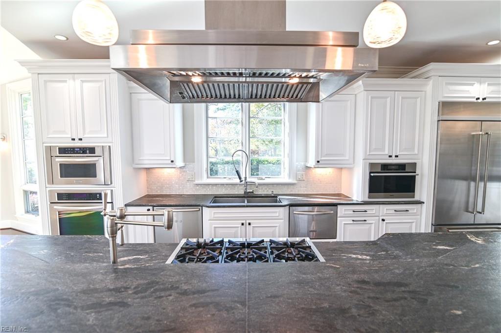 Norfolk, Virginia, 23505, United States, 6 Bedrooms Bedrooms, ,5 BathroomsBathrooms,Residential,Active,1945524