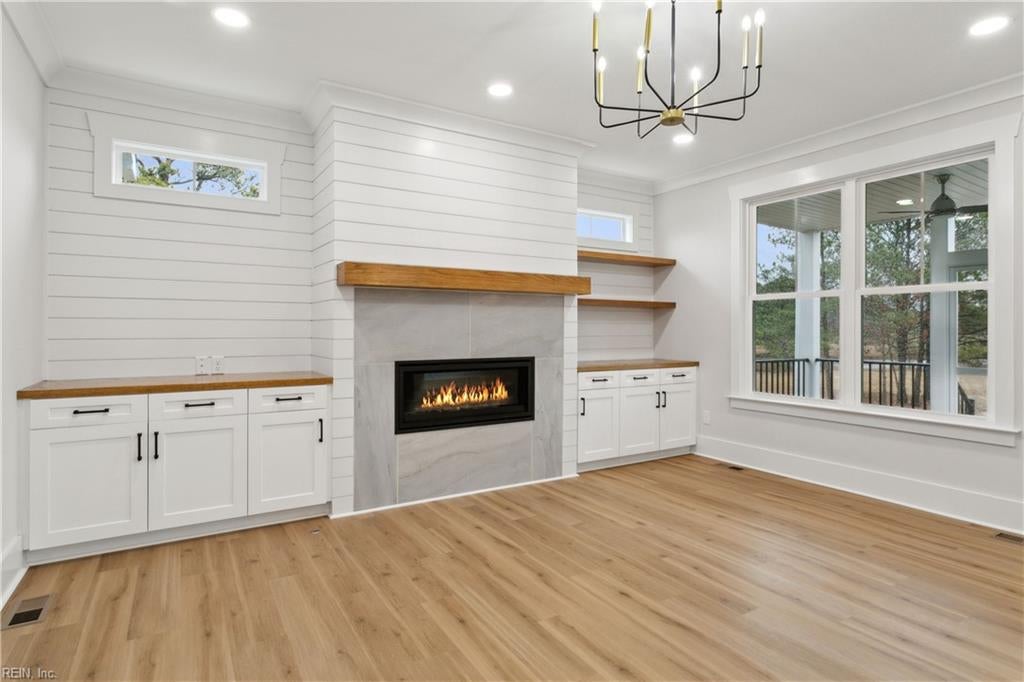 Yorktown, Virginia, 23693, United States, 5 Bedrooms Bedrooms, ,4 BathroomsBathrooms,Residential,Active,1936113