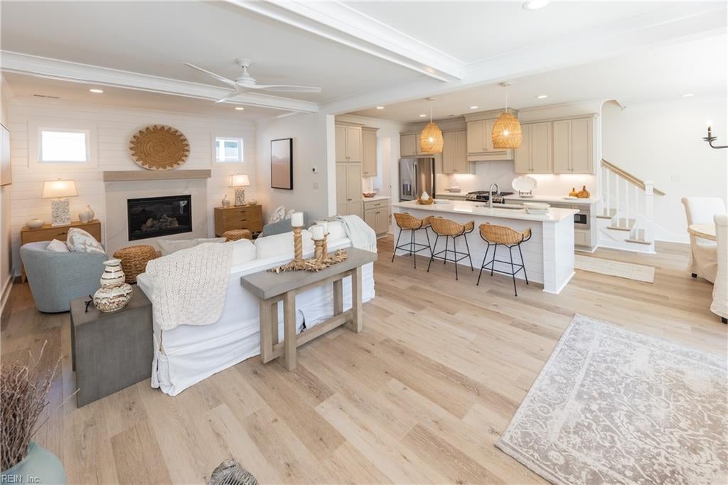 Virginia Beach, Virginia, 23451, United States, 5 Bedrooms Bedrooms, ,4 BathroomsBathrooms,Residential,Active,1914610