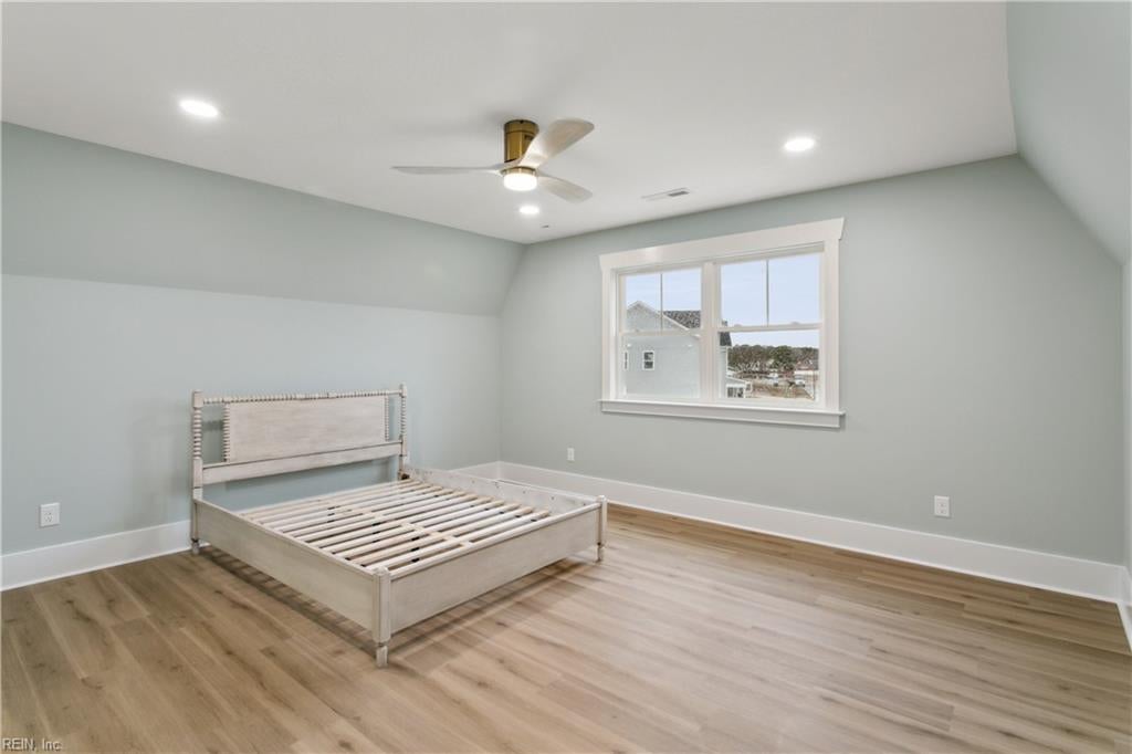 Yorktown, Virginia, 23693, United States, 5 Bedrooms Bedrooms, ,4 BathroomsBathrooms,Residential,Active,1936113