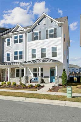 2015 STANFORD LN, NEWPORT NEWS, VA 23608 - Image 1