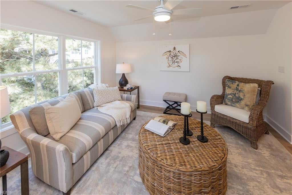 Virginia Beach, Virginia, 23451, United States, 5 Bedrooms Bedrooms, ,4 BathroomsBathrooms,Residential,Active,1914610