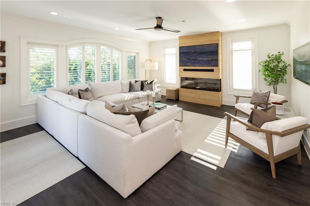 Virginia Beach, Virginia, 23451, United States, 4 Bedrooms Bedrooms, ,4 BathroomsBathrooms,Residential,Active,1929399