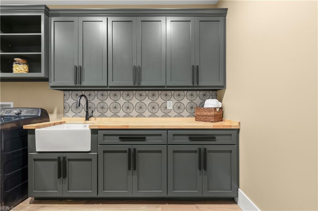 Surry, Virginia, 23883, United States, 3 Bedrooms Bedrooms, ,3 BathroomsBathrooms,Residential,Active,1961907