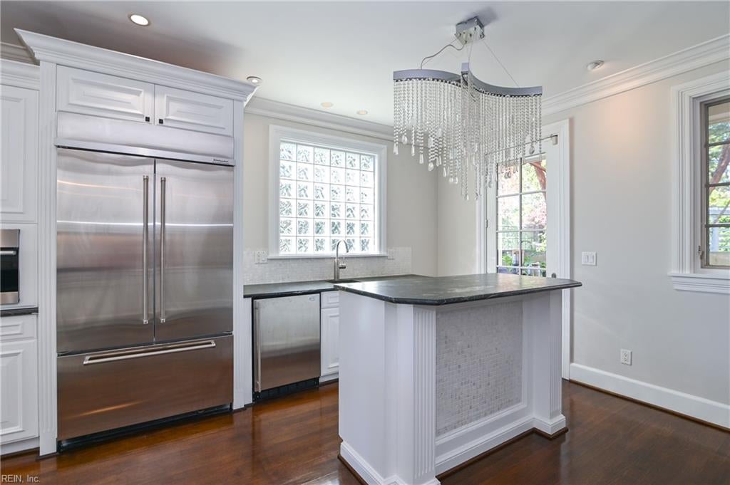 Norfolk, Virginia, 23505, United States, 6 Bedrooms Bedrooms, ,5 BathroomsBathrooms,Residential,Active,1945524