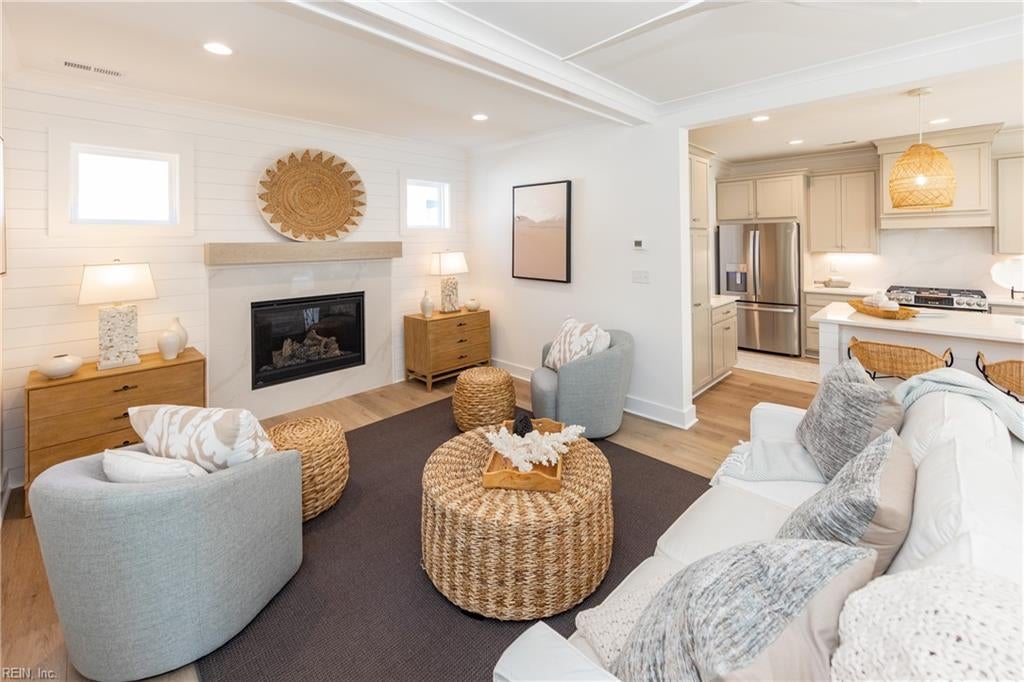 Virginia Beach, Virginia, 23451, United States, 5 Bedrooms Bedrooms, ,4 BathroomsBathrooms,Residential,Active,1914610